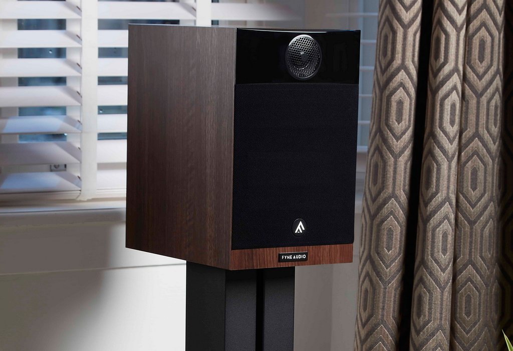 Fyne Audio F301 Bookshelf Speaker - Walnut