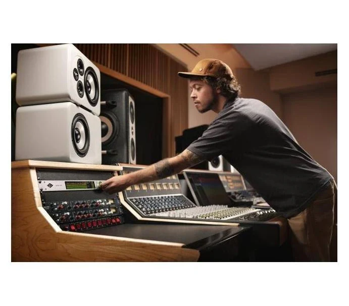 Universal Audio Apollo X16 Heritage Edition Audio Interface