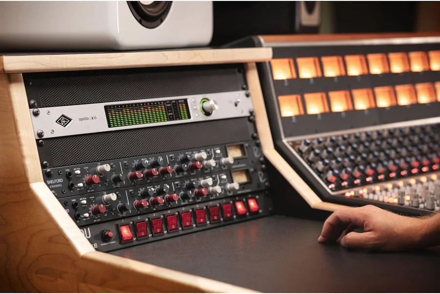 Universal Audio Apollo X16 Heritage Edition Audio Interface - Image 5