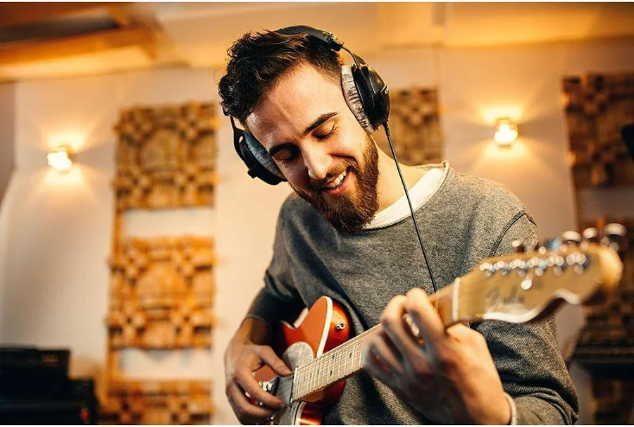 Beyerdynamic DT 770 PRO Closed-Back Studio Headphones - Image 8