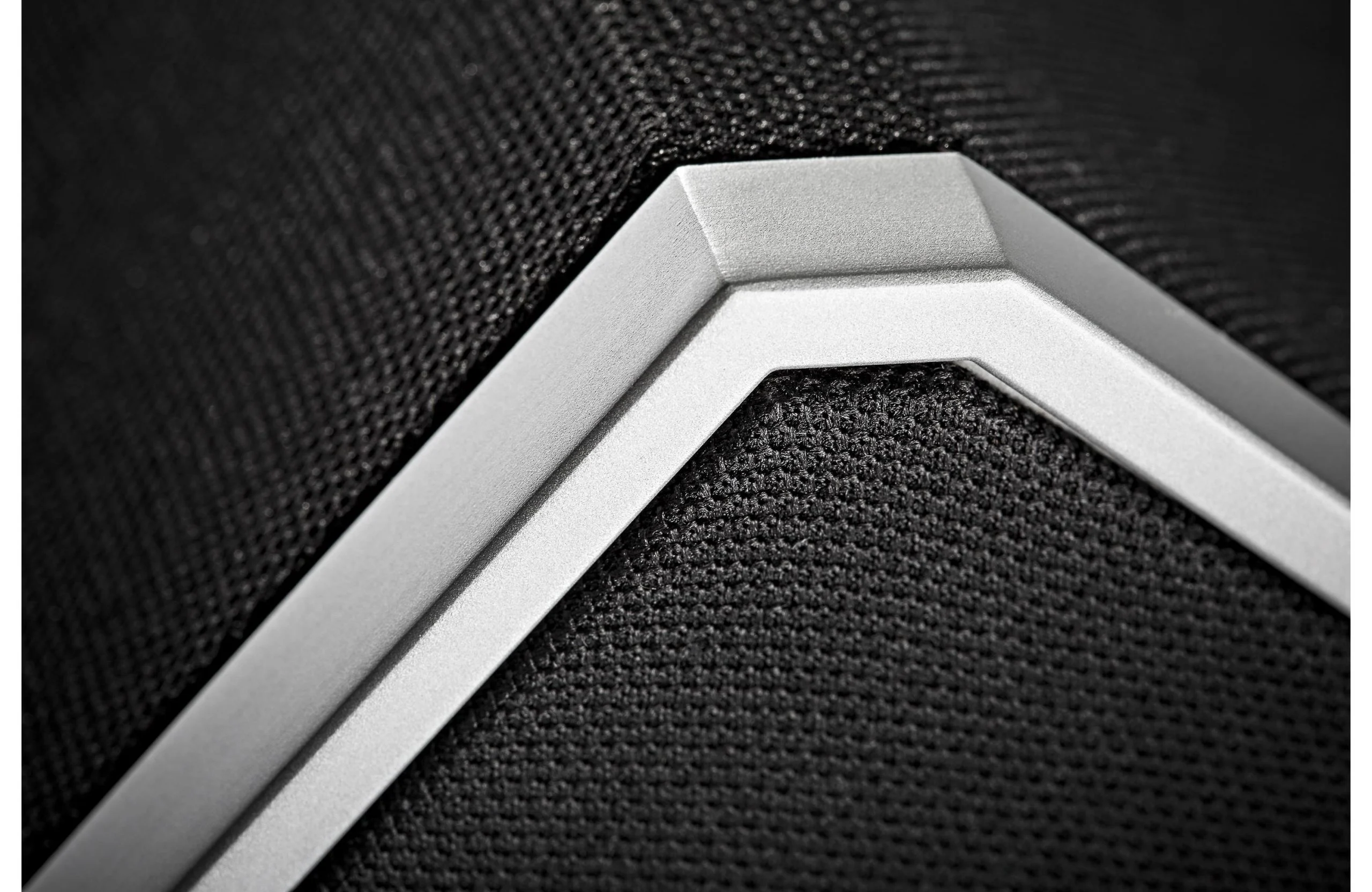 G735cs9080 o detail2 min scaled